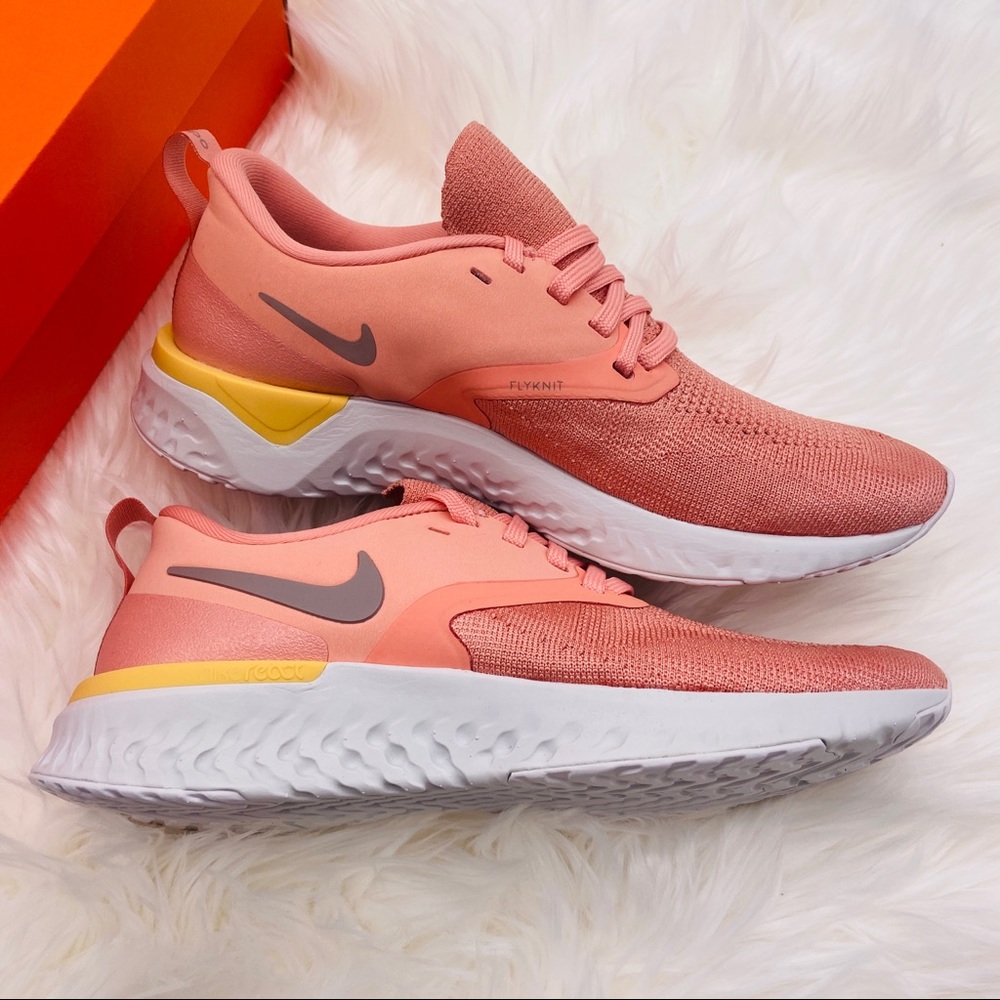 Nike Odyssey React 2 Flyknit